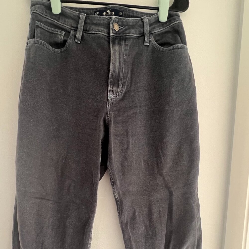 Hollister Size 7S/6S/28S Ultra High Rise Dad Jean Navy